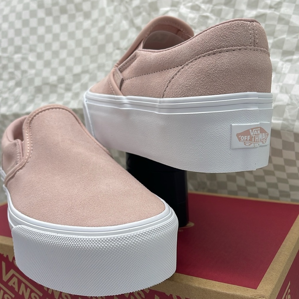 Vans WMNS Platform Sneakers Classic Slip-On Stackform
Mono Embroidery Rose Smoke - Picture 9 of 16